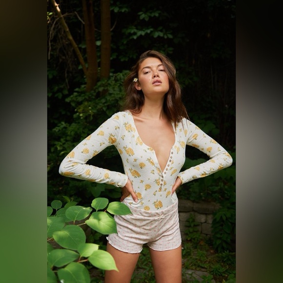 Free People Tops - Free People Dylan Printed Thermal Bodysuit White Ivory Combo Floral Henley| M